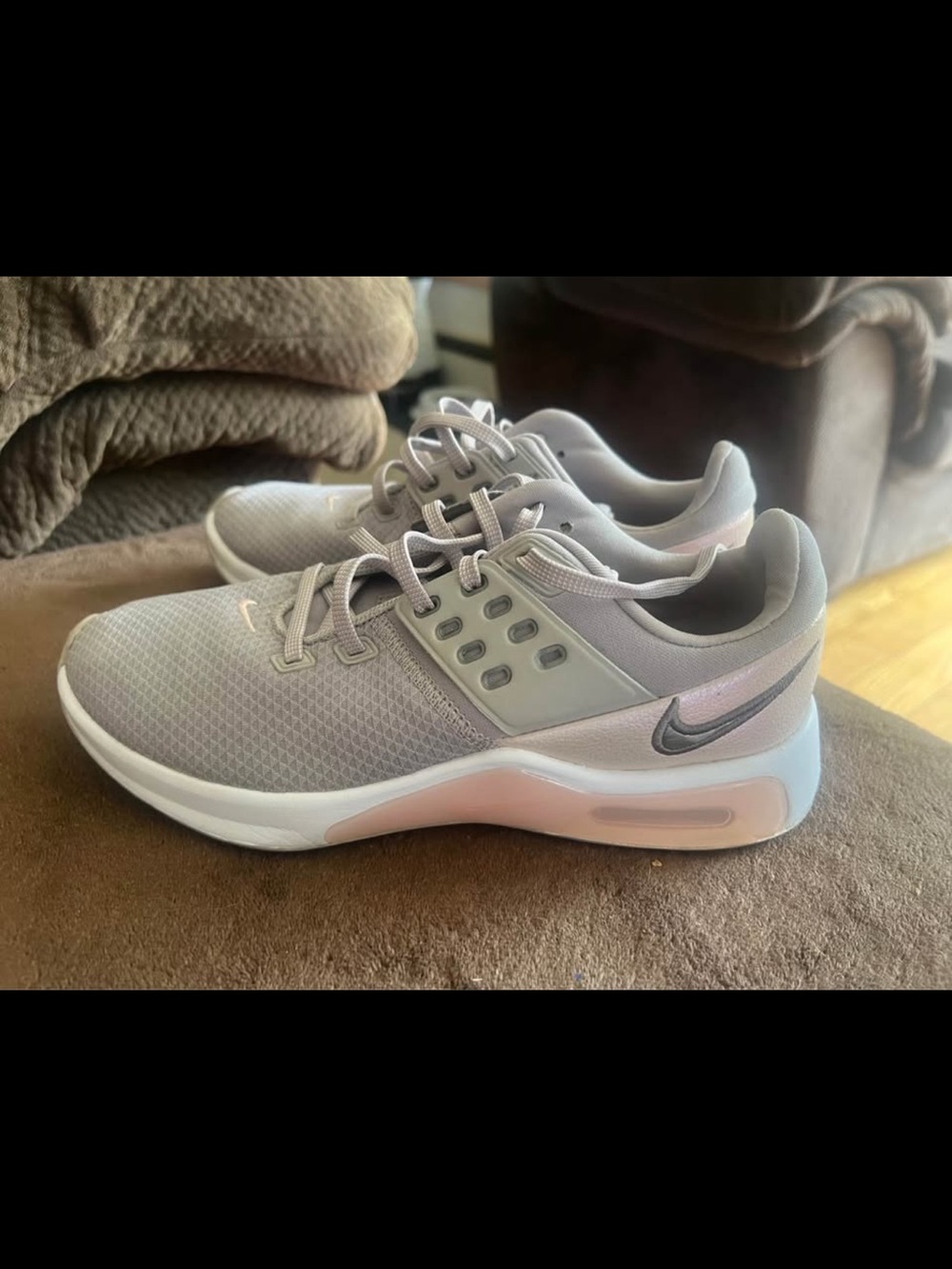 Nike Women's Gray and Light Pink Athletic Sneakers